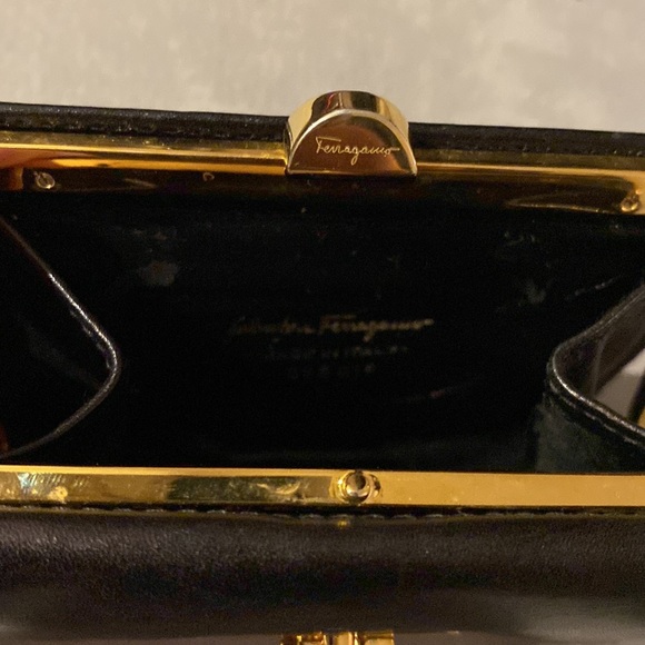 Black Leather Ferragamo Coin Purse - Picture 3 of 10